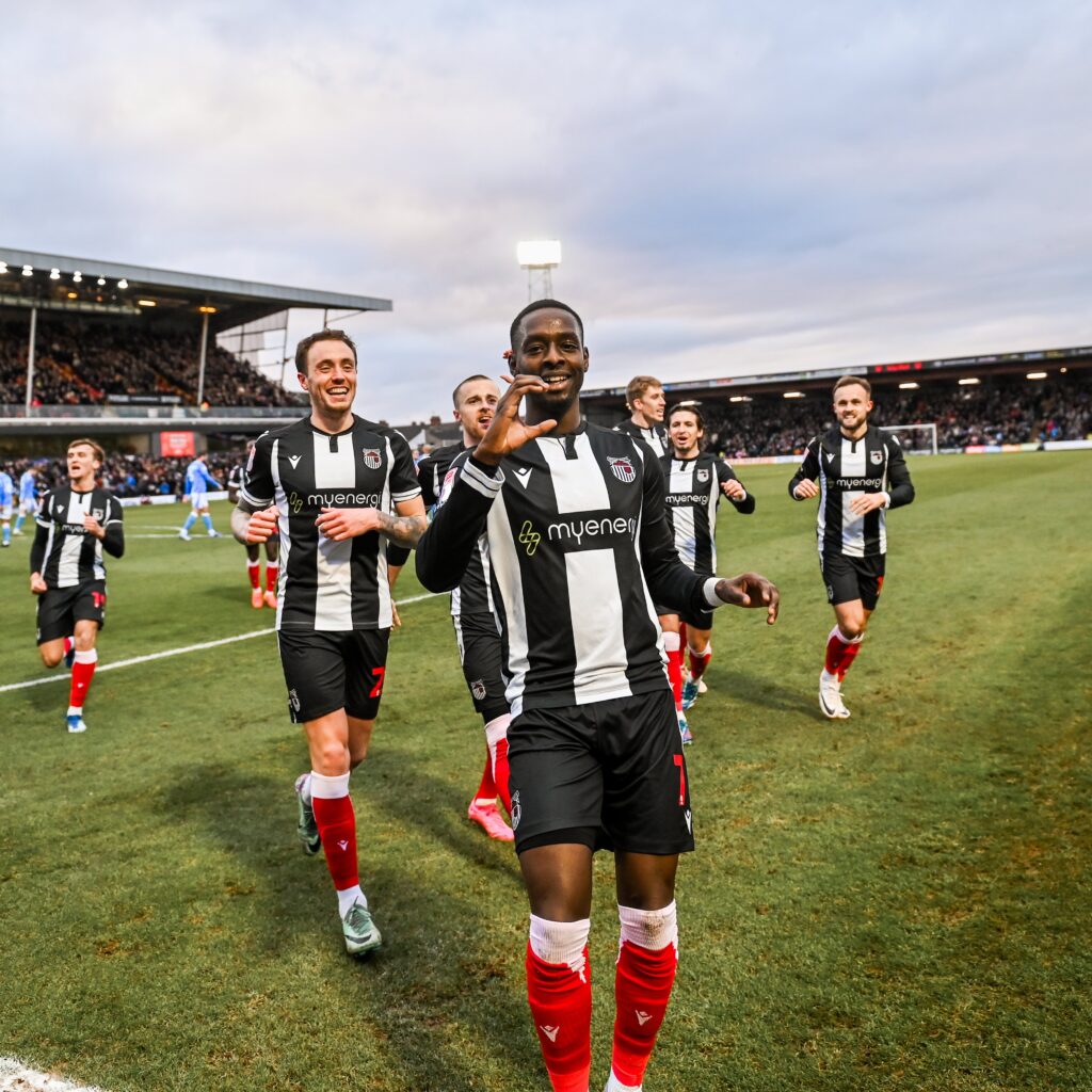 Grimsby Town e Notts County spettacolo e goal in League Two