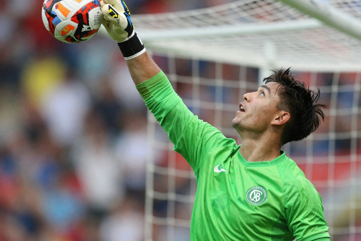 Provedel insegna: 5 portieri che hanno segnato e sono diventati leggenda del campo