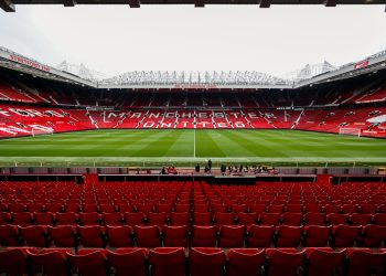 Manchester United folle: vende l’erba di Old Trafford a 125 sterline, il motivo è clamoroso